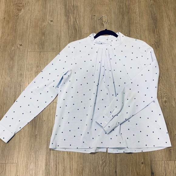 H&M Tops - H&M stretch cotton top with stars H&M Tops - H&M stretch cotton top with stars